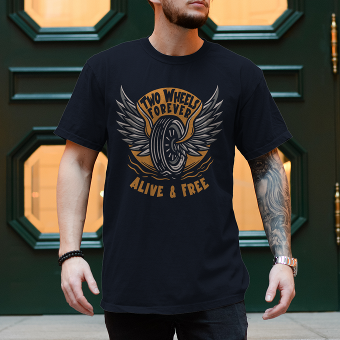 Biker T-Shirt "Two Wheels Forever Alive & Free" – Produktansicht
