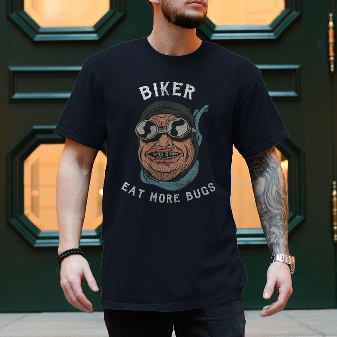 Biker T-Shirt: Eat More Bugs – Lustiges Motorrad T-Shirt für echte Biker – Vorderansicht