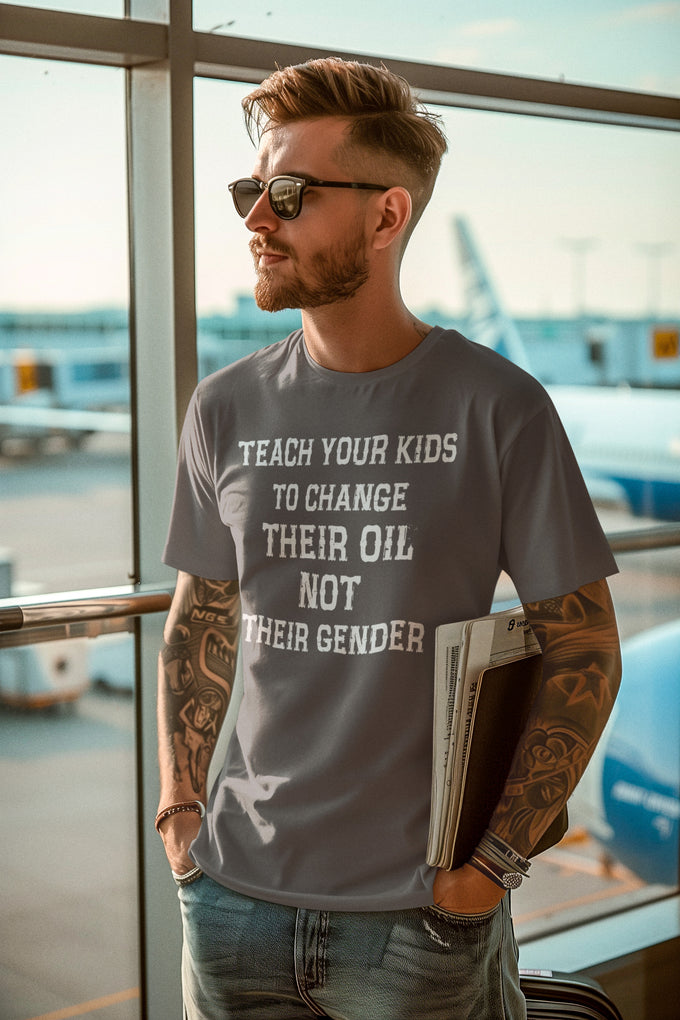 Biker T-Shirt: „Teach Your Kids to Change Their Oil, Not Their Gender“ Brustdruck – Produktansicht