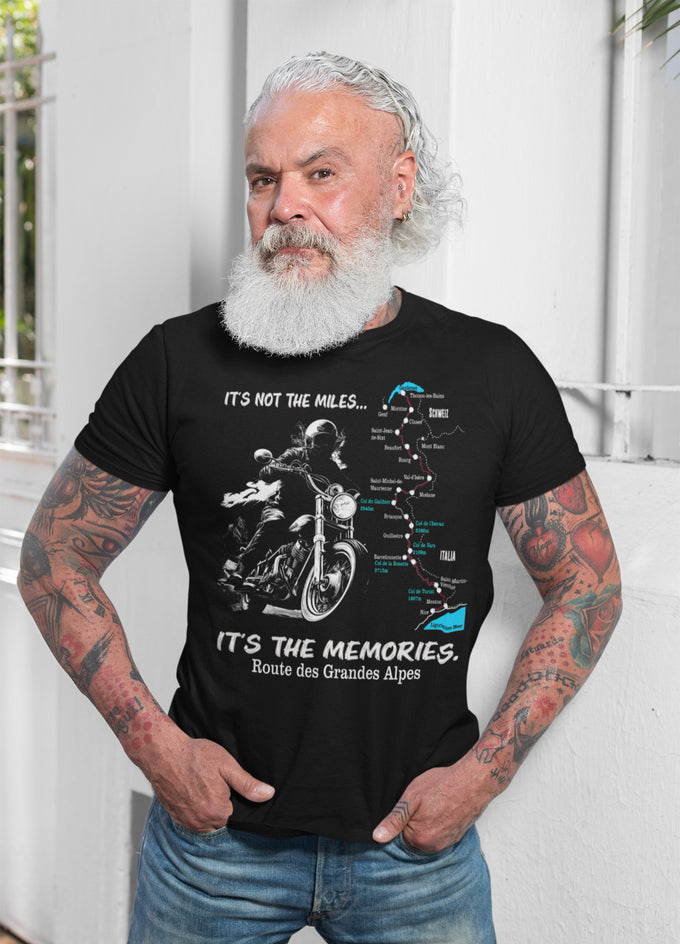 Biker T-Shirt: Grand Route des Alpes – It’s not the miles, it’s the memories – Produktansicht