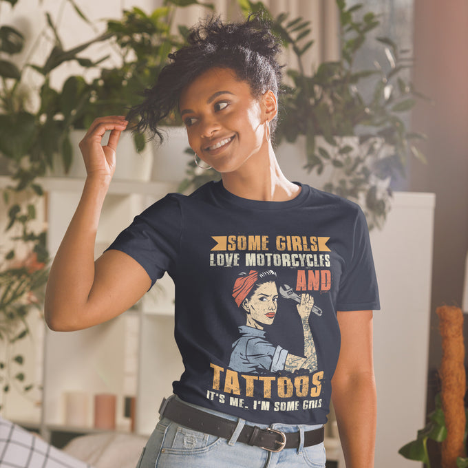 Damen T-Shirt "Some Girls Love Motorcycles and Tattoos" Variante 1 – Marineblau – Vorderansicht